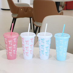 国境を越えて人気のある蝶結びネットの赤いストローカップの大容量のプラスチックの携帯用カップの車載コーヒーカップの卸売り
