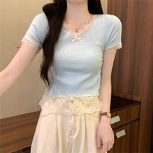 天蓝色蕾丝v领短款短袖上衣女夏莫兰迪色多巴胺亮色miu里掐腰T恤