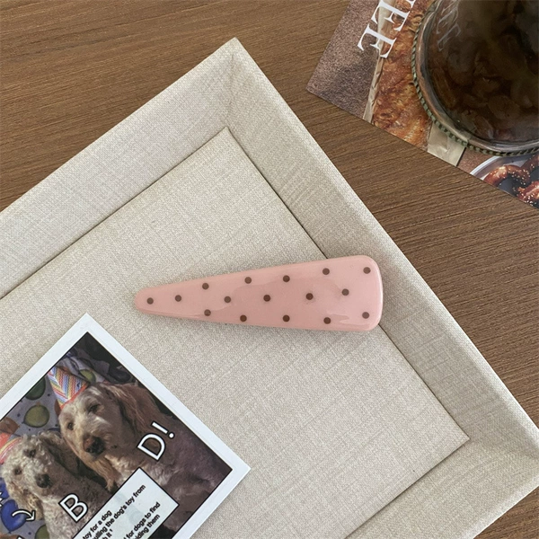 Pink polka dot flat triangle (7cm)