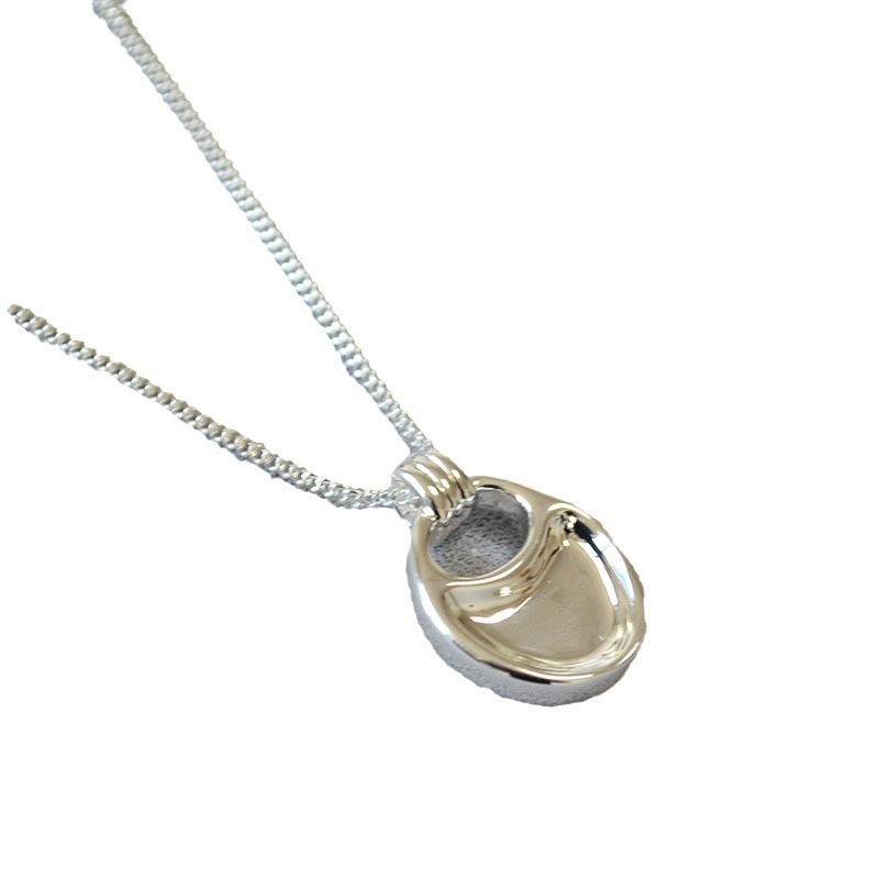 Long Sweater Chain With Silver Saddle Pendant For Women_voghion.com