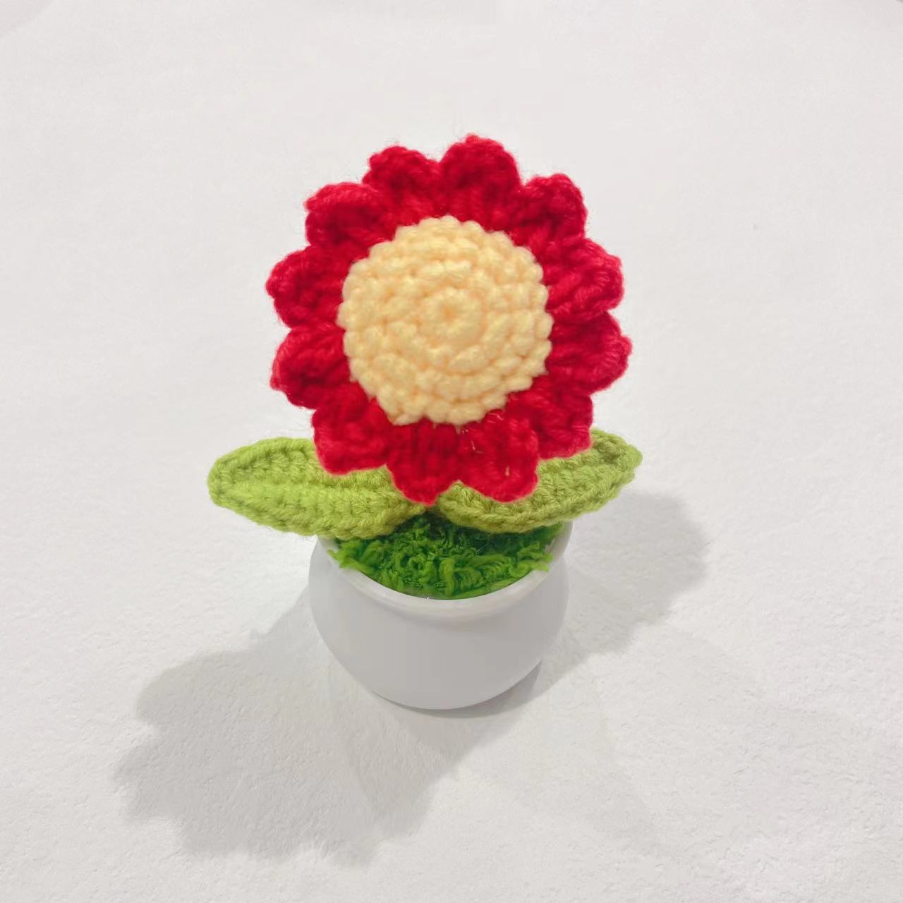 [완성된 작은 흰색 화분] 작은 붉은 꽃