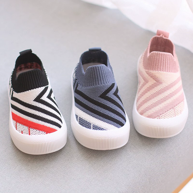 Распродажа! Маленькие кроссовки для мальчиков, новые дышащие туфли для весны, осени и лета.