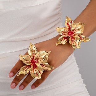 A set of fashion ins style three-dimensional irregular drop of oil flower bracelet ring personality niche all-match suit gift