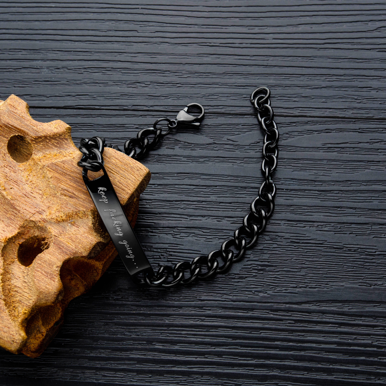 OPK饰品源头厂家情侣不锈钢首饰轻奢钛钢男女款手链情人节礼物