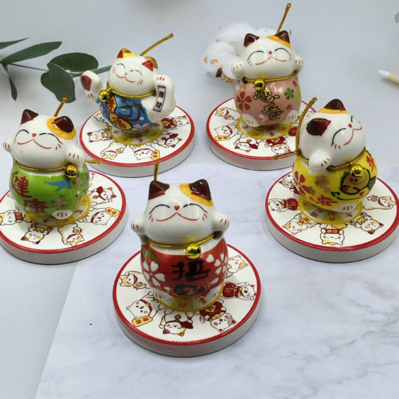Lucky Cat Ornament Cute and Compact Home Office Desktop Decoration Ceramic Lucky Cat Small Ornament Gift Wholesale