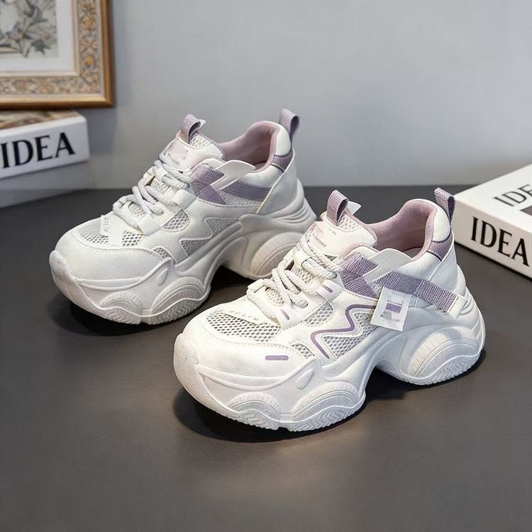 Zapatos de verano 2026 nuevos dulces versátiles de malla transpirable muffin con suela gruesa zapatillas casuales