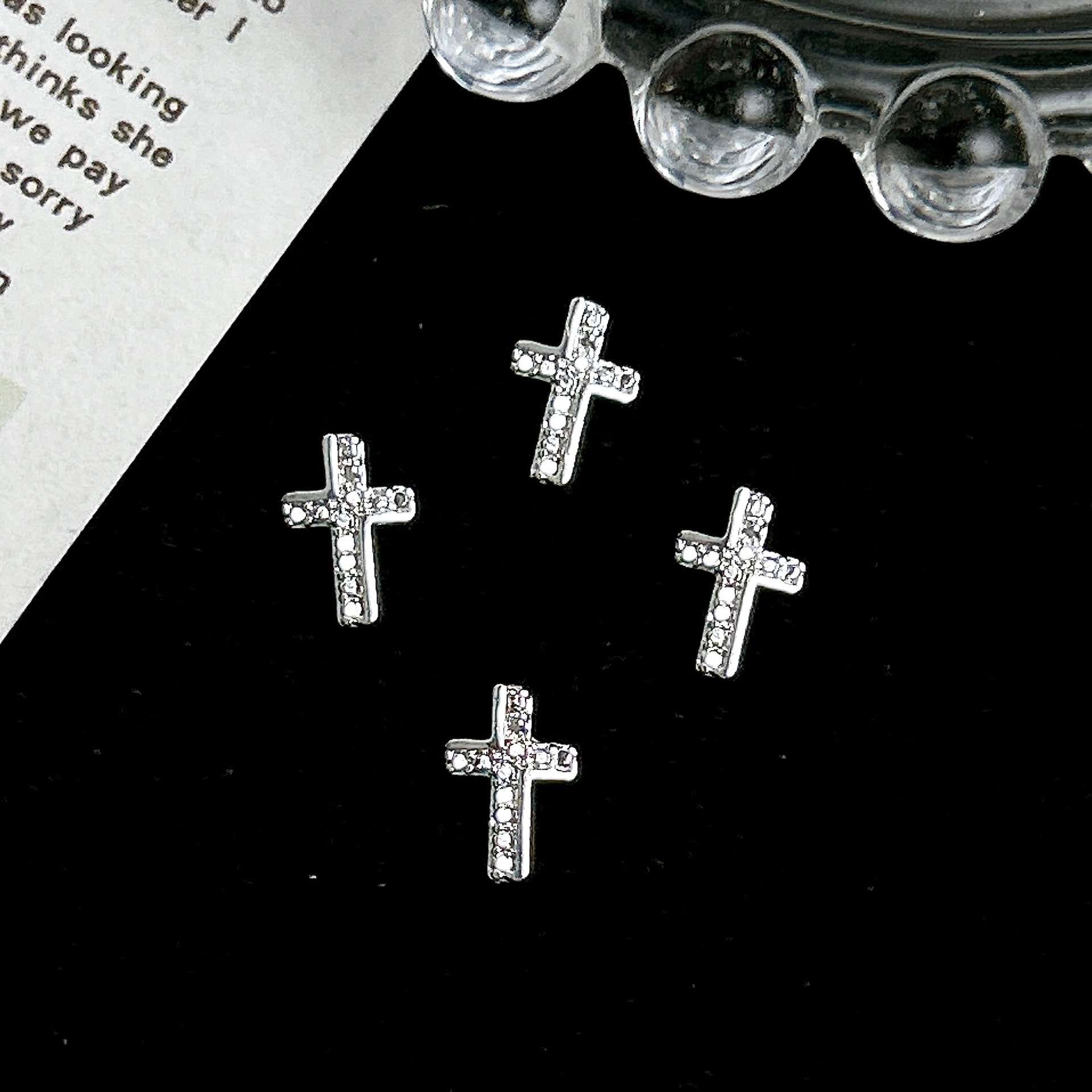 Ventas transfronterizas de joyas de manicuría cruces oro y plata super brillante diamante completo retro punk cruces joyas accesorios diy