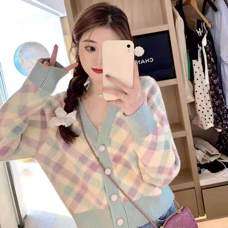 Short Color-Blocked Quilted Knitwear for Women 2022 Autum New Small Fresh V Neck Knitwear Cardigan Jacket Short Color-Blocked Quilted Knitwear for Women 2022 Autum New Small Fresh V Neck Knitwear Cardigan Jacket