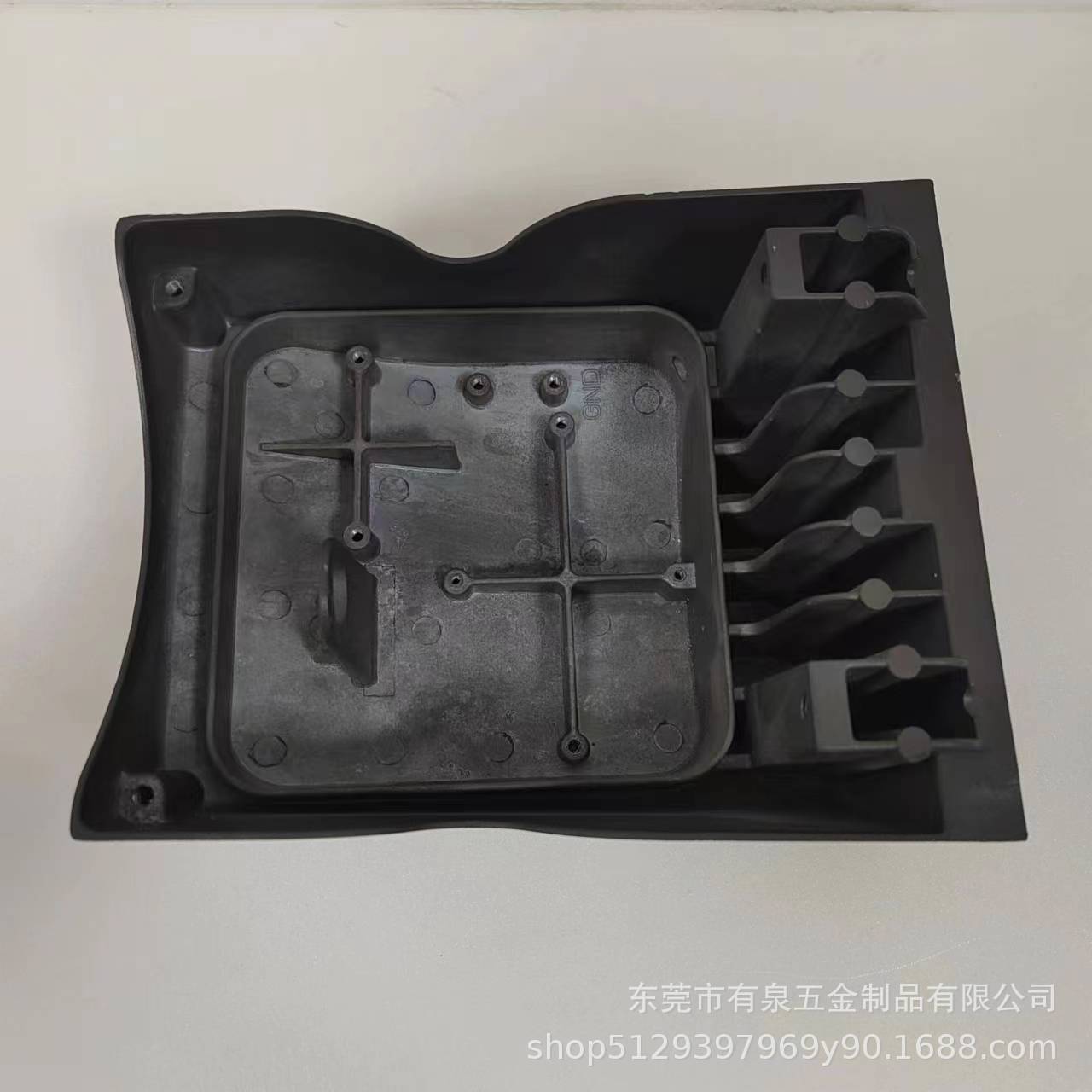 专业生产铝合金压铸件，锌合金压铸件，压铸模。