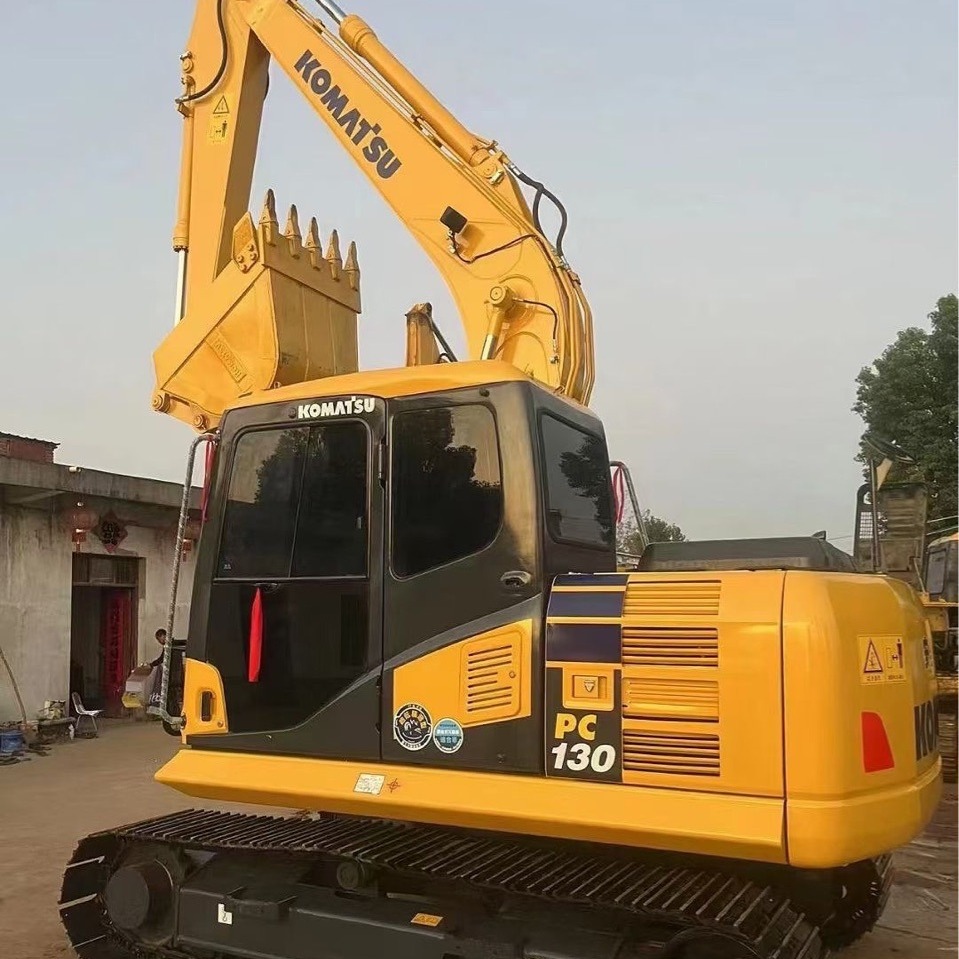 Hoy mata una excavadora 130 Komatsu Fecha de fabricación 2023