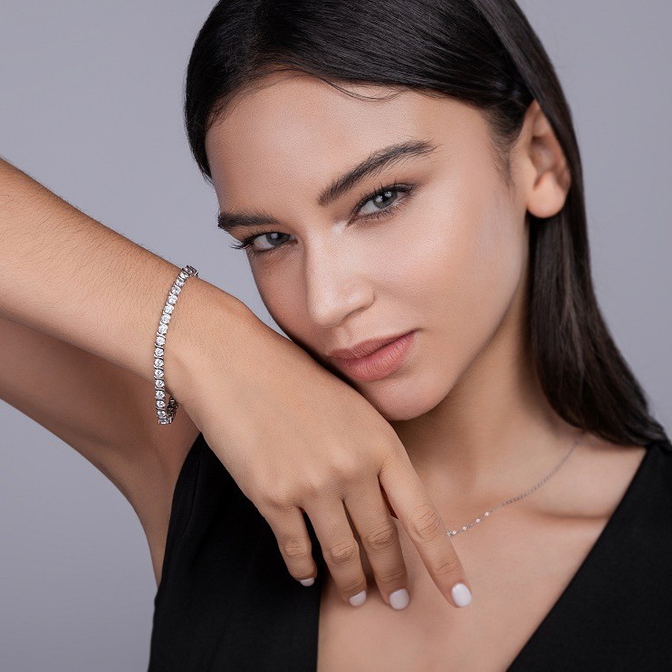 Fashionable Figure-eight Clasp Fully Inlaid Bracelet With A Light Luxury And High-end Feel, 925 Silver That Does Not_voghion.com