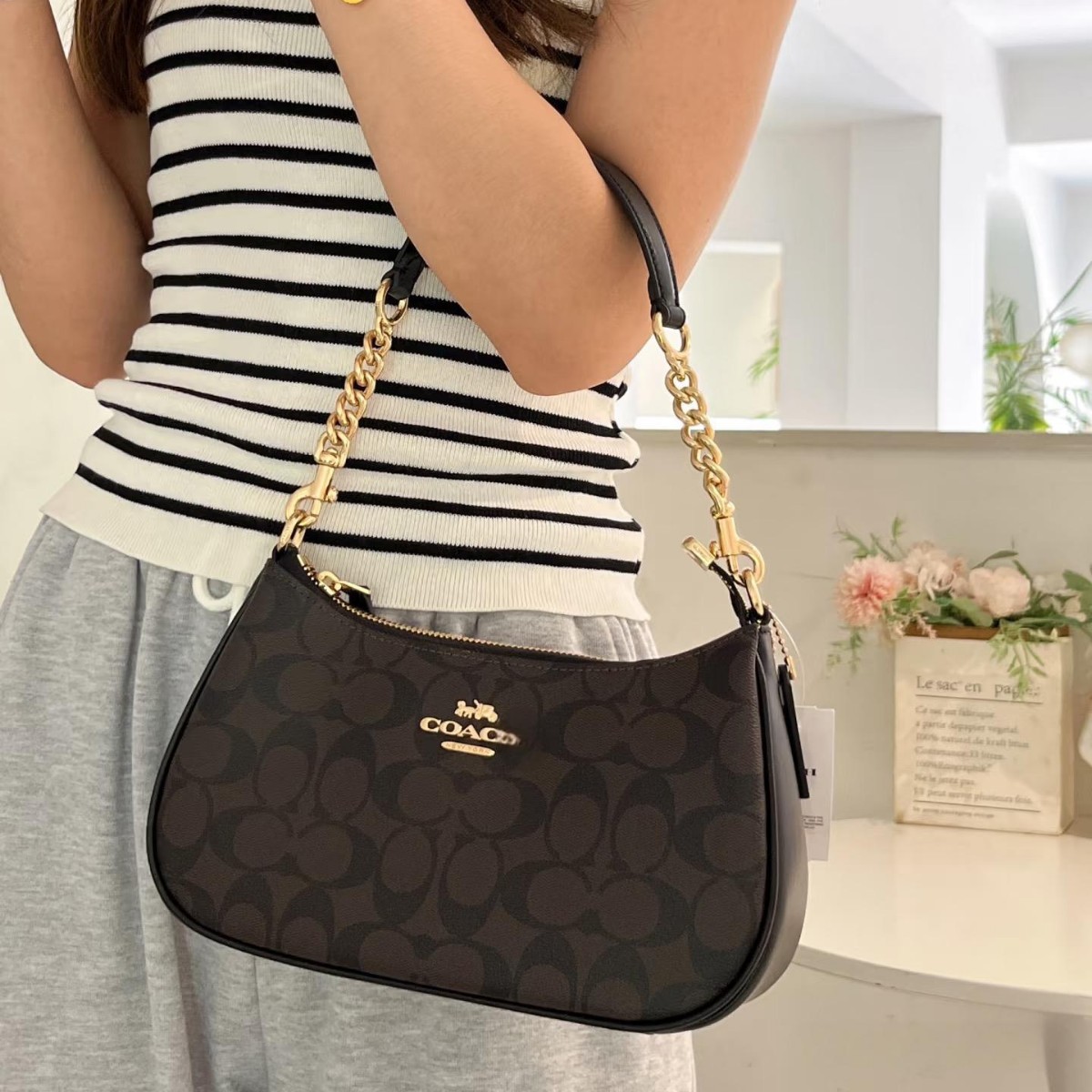 2025 Koujia nuevo bolso de axila de luna nueva Teri bolso de hombro con cremallera con cadena de impresión retro europea y americana