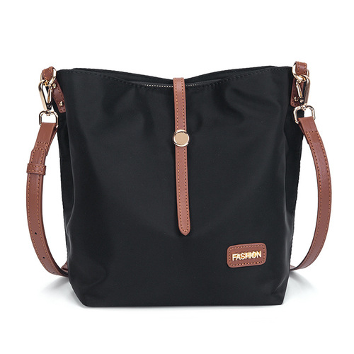 Textured Bucket Bag 2024 New Trendy Versatile Nylon Cloth Bag Women's Simple Large Capacity Casual Shoulder Messenger Bag