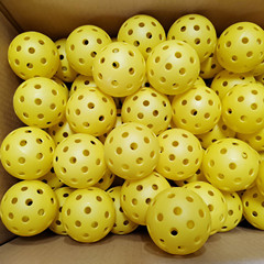 Direct Sale Pickleball Balls 40-Hole/26-Hole Pickleballs 74mm Rotomolded Injection Molded Glow-in-the-Dark Balls