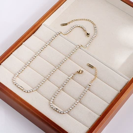 项链;手链;耳环