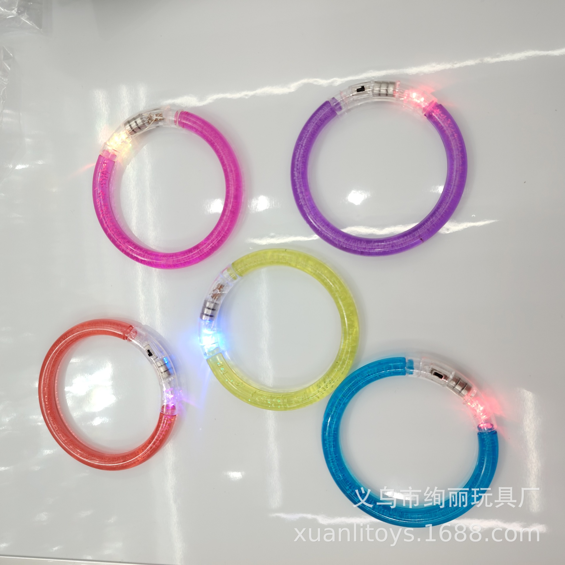 Nueva pulsera luminosa acrílica LED flash juguetes juguetes para niños fiesta concierto animador juguetes luminosos
