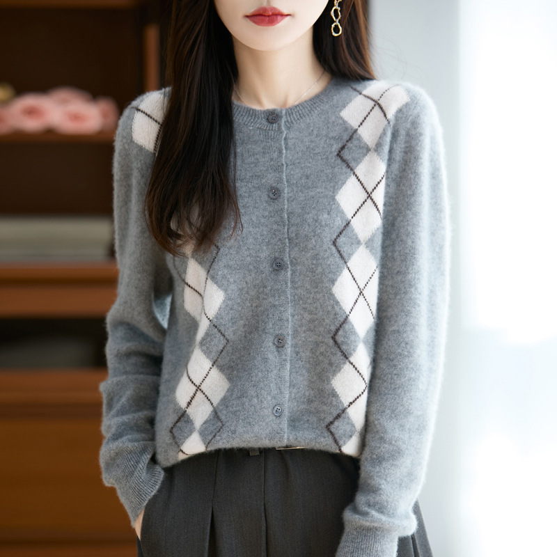 秋冬复古菱格圆领羊毛开衫女嵌花工艺针织羊绒毛衣外搭女装上衣|undefined