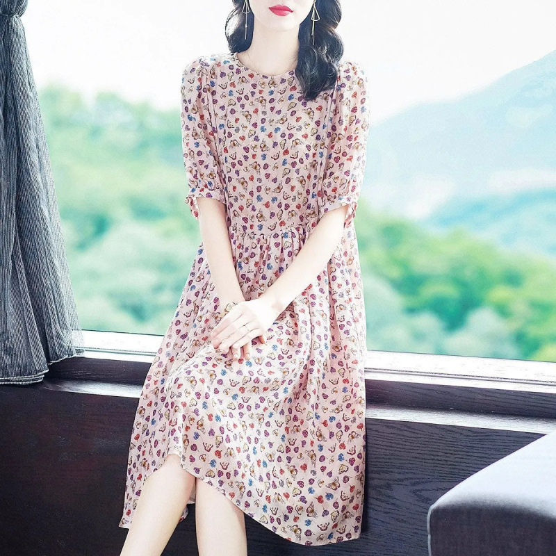 2026 Summer New High-End Silk Loose Plus-Size Women's Thin, Cool and Flowing Round-Neck Mid-Sleeve Dress