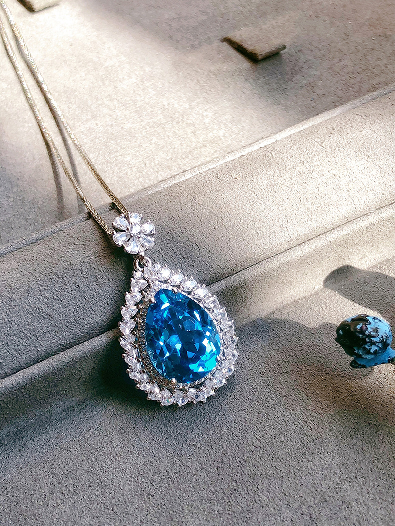 Fashion Water Droplets Copper Pendant Necklace Inlay Artificial Gemstones Copper Necklaces