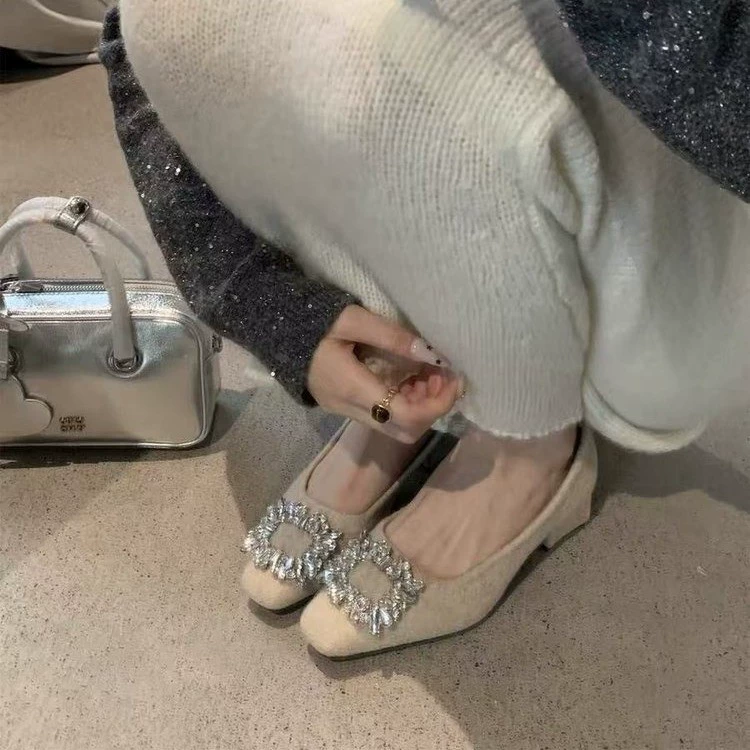 Серые осенние и зимние новые меховые туфли со стразами Tongki обувь одиночная обувь женская обувь квадратная голова французская толстая каблучка плюс бархат 2024