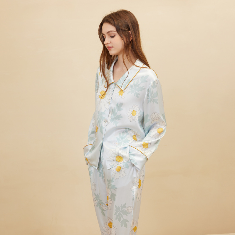 Butterfly embroidered silk pajamas daisy printed long-sleeved trousers suit 100% mulberry silk high-grade home wear for women Butterfly embroidered silk pajamas daisy printed long-sleeved trousers suit 100% mulberry silk high-grade home wear for women