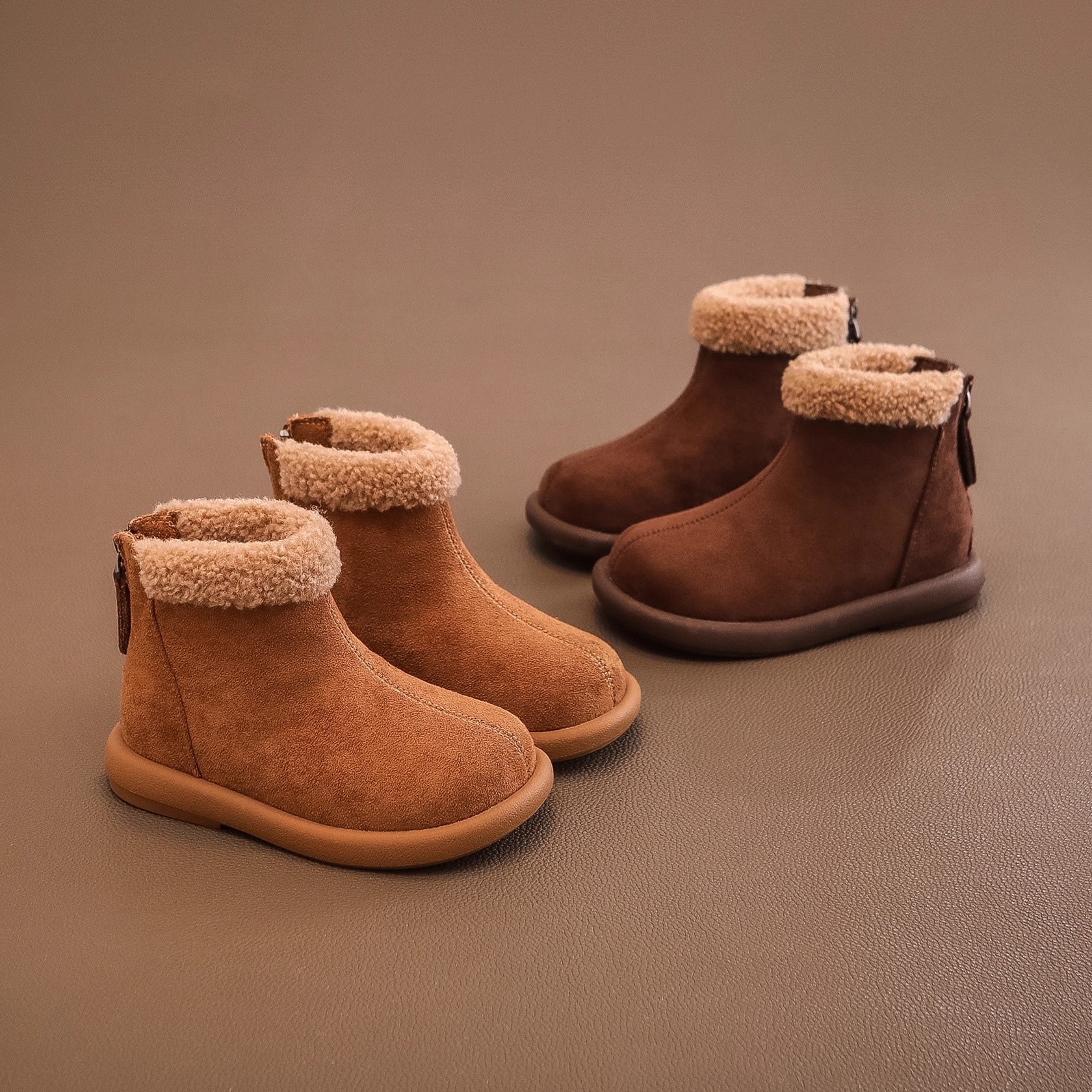 Botas de nieve de niñas 2025 invierno nuevo niño gran algodón calentamiento botas de lana Bocan botas de niñas botas cortas de lana