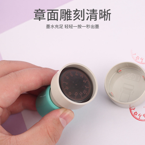 First grade primary school students recognize clocks, photosensitive seals, teachers teach time, recognize dials, clock patterns, cartoons