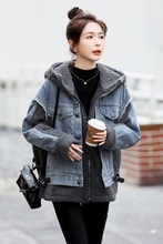 牛仔拼接羊羔毛外套女2025秋冬季新款休闲宽松加绒加厚连帽上衣服