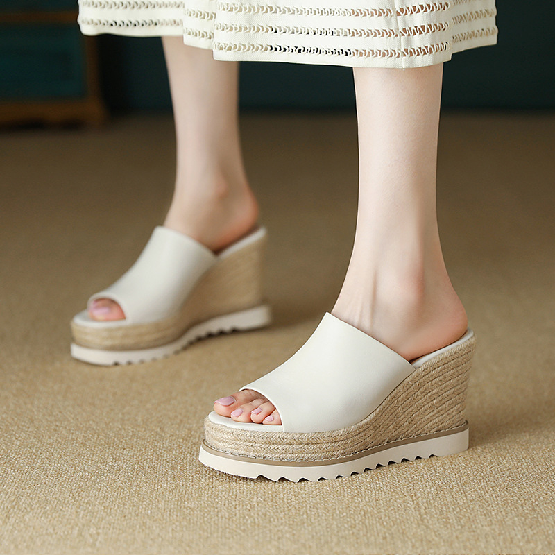 Sandal cao gót nữ hở mũi đế xuồng đan rơm phong cách La Mã — màu nâu, màu trắng ngà