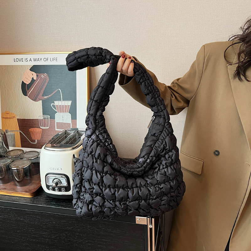 Popular Women's 2023 New Personalized Design Pleated Cloud Large Capacity One Shoulder Crossbody Tote Bag_voghion.com