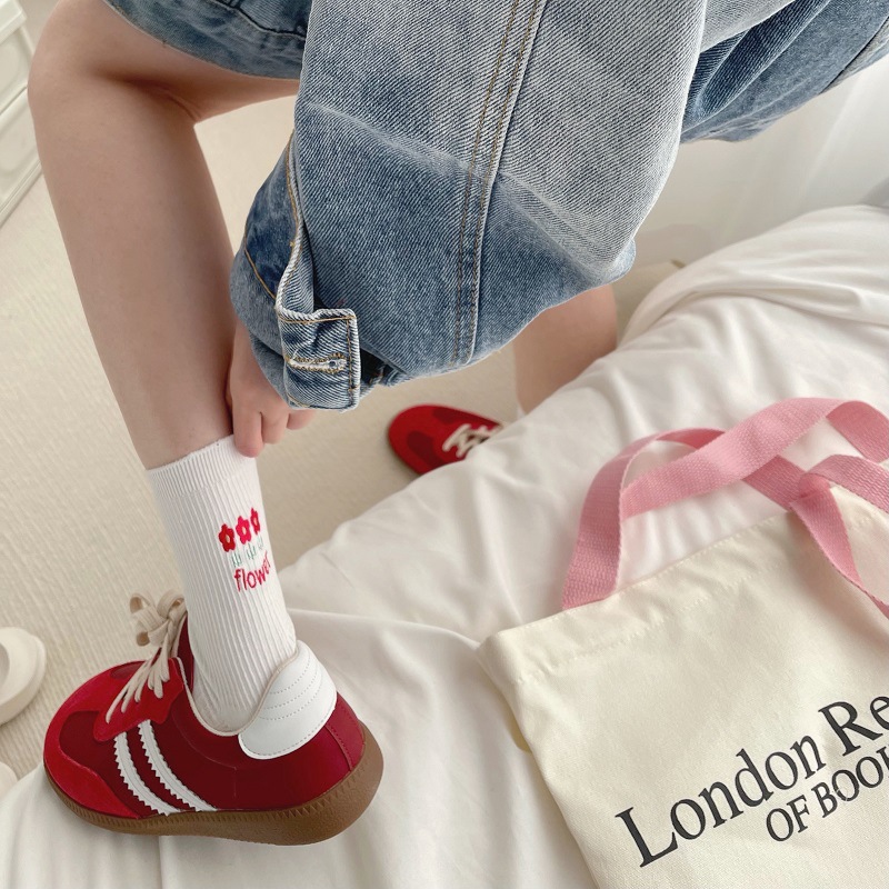 Calcetines de mujer estilo coreano-japonés con bordado de conejo, suaves, delgados y a la moda.