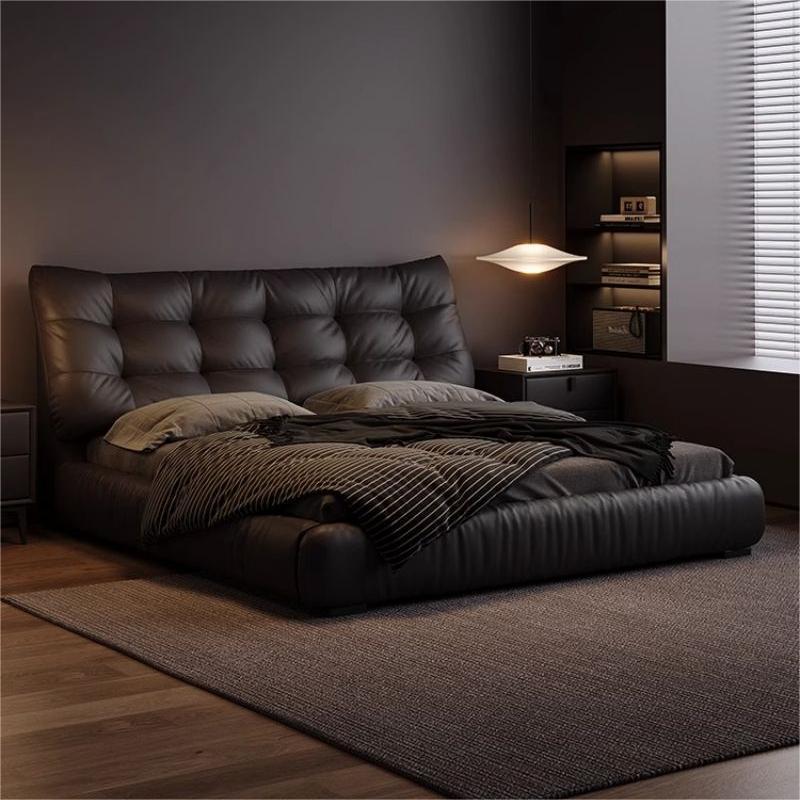 Cama de cuero minimalista italiano, dormitorio principal simple, bolso suave, cama doble, diseño de lujo ligero, cama de nube de soplo, atmósfera de alta gama