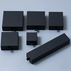 手链;项链;钥匙扣及钥匙扣配件