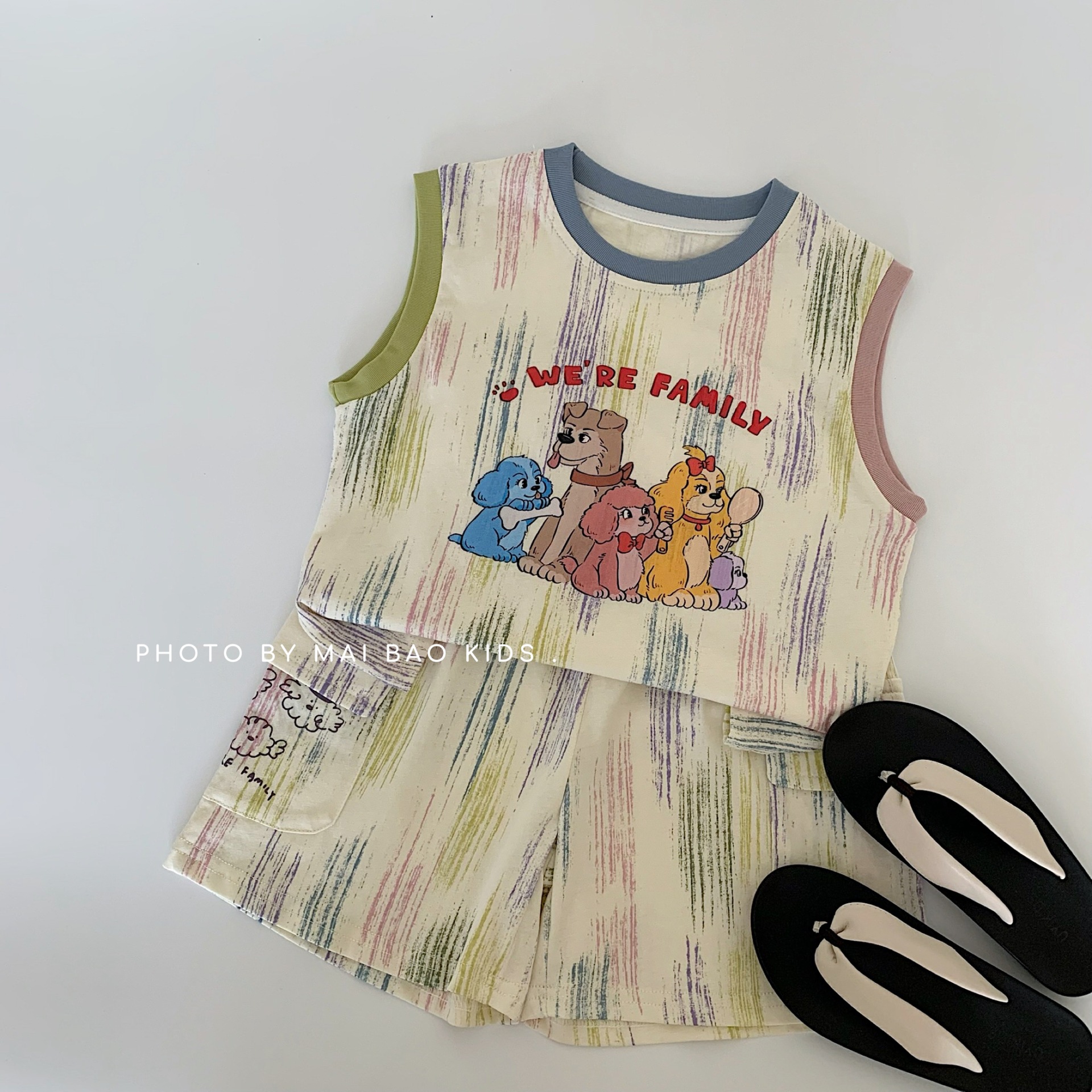 Traje sin mangas de verano para niños Maibao 2025 nuevo chaleco de dibujos animados para niños de dos piezas Huzhou Zhili ropa para niños marea