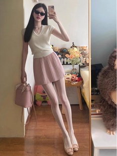 Knitted Short-Sleeved T-Shirt for Women with Small Lapel and Drawstring V-Neck Summer 2025 New American Sexy Thin Slim Top