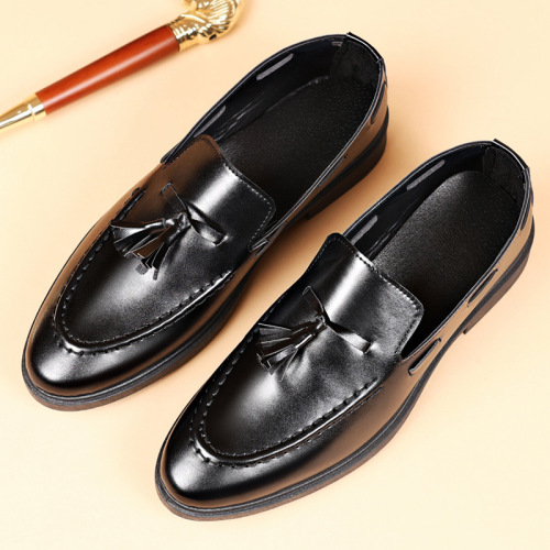 Wholesale Large Men's Shoes, British Style Men's Casual Leather Shoes with Beads and Tassels, Slip-On Loafers for Men