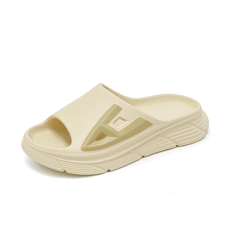 Verano nuevas zapatillas de hombre de playa de verano nuevo hogar zapatillas antideslizantes de fondo grueso zapatillas de la barra ultra suave