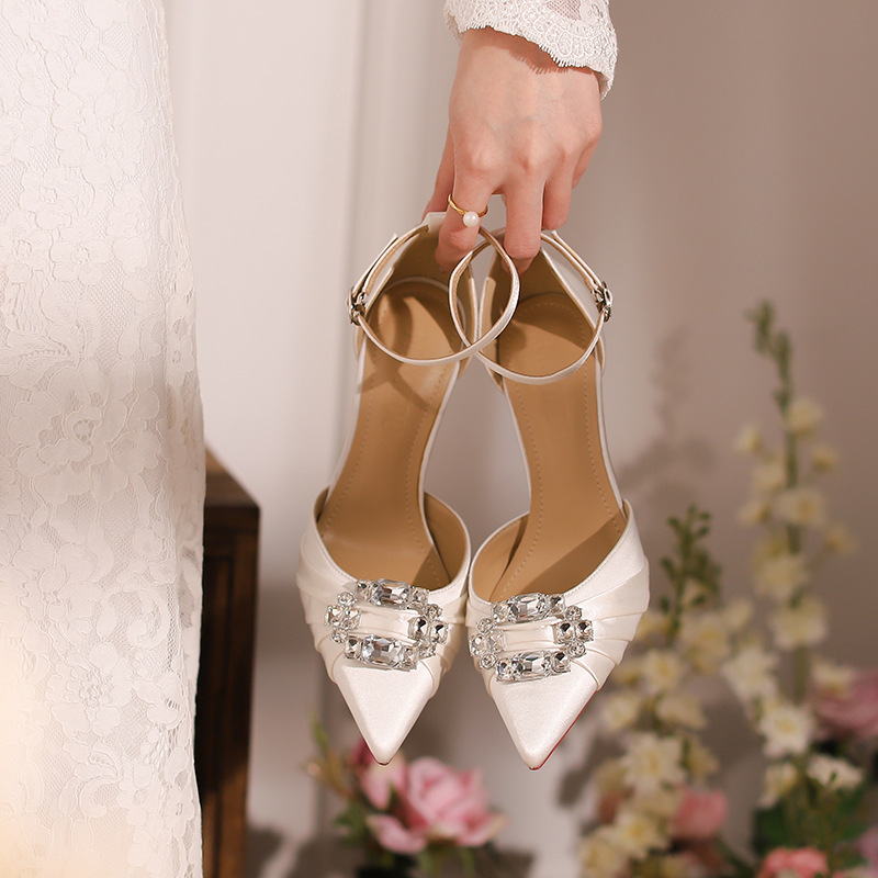 High Heel Sandalen Hochzeitsbankett 2024 Baotou Water Diamond Slim Heels Vielseitige spitze Einzelschuhe_voghion.com