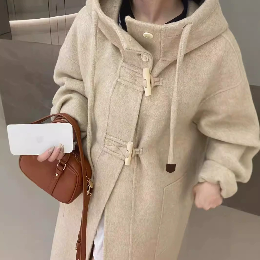 Новая женская шерстяная куртка-пальто в корейском стиле на осень-зиму 2025 года, свободного кроя, двусторонний кашемир, с пуговицами из рога и капюшоном, элегантный стиль.