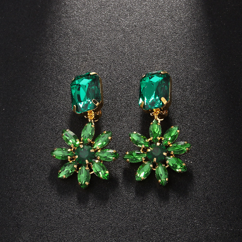 Europa y los Estados Unidos lujosos esmeralda flor de auriculares sin agujeros de orejas pendientes de diamante de alta calidad accesorios pendientes de mujer