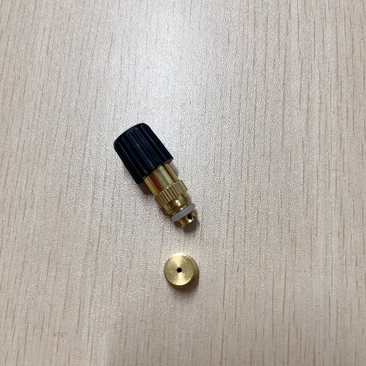 Nuevo diámetro interno ajustable de 6,0 mm pulverización de cobre de salida única no puede cerrar la pulverización de invernadero enfriamiento humidificación