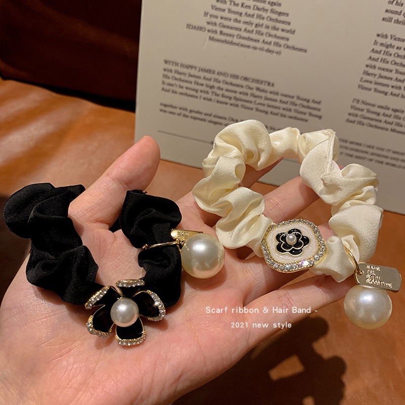 Elegante franse haarstrik luxe scrunchie accessoire voor dames_voghion.com