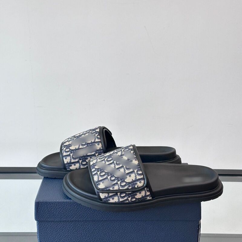Guangzhou Shoes Men's Fashion Letter Casual Slippers for Outdoor Wear Outdoor Trendy Sandals Summer Beach Wear-Resistant