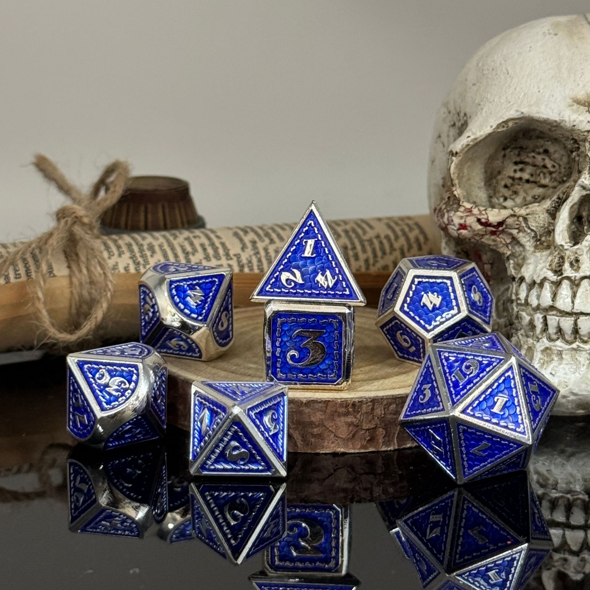 Dados de metal dnd dragón y mazmorras juego de mesa juego de dados sólidos trpg running ground poliedro cromado