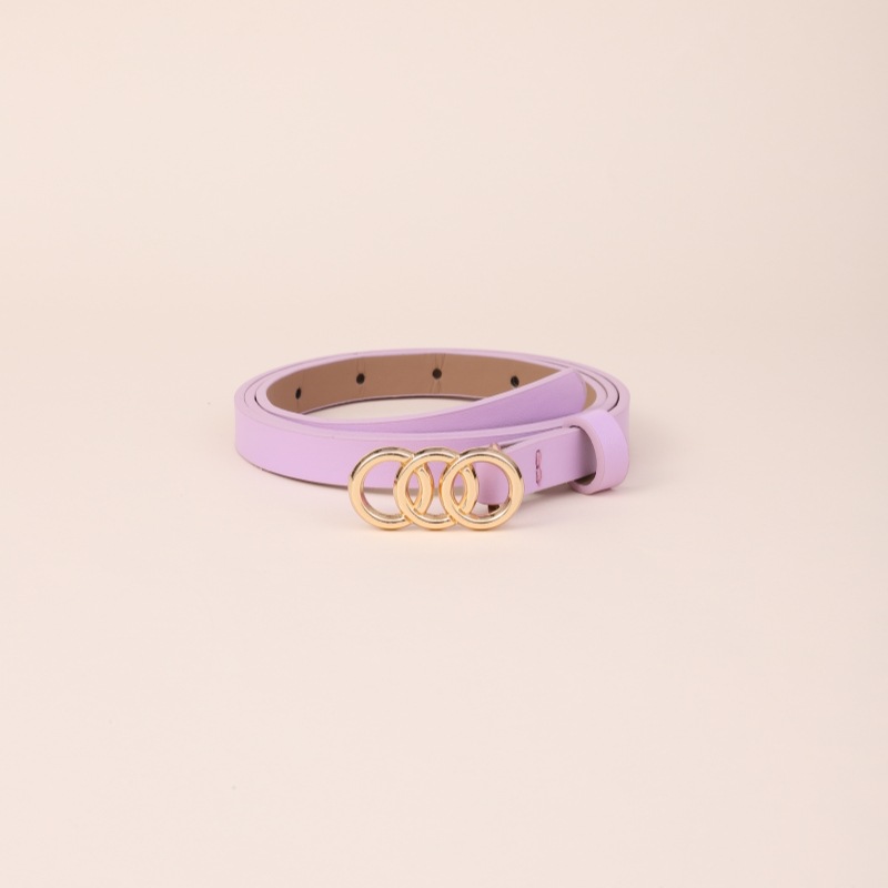 Cinturón femenino estilo coreano, versátil para vestido o jeans, color negro, diseño de tres anillos, moderno y elegante.