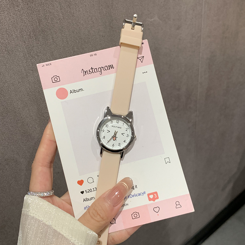 简约数字女童手表女款学生夜光可爱卡通儿童小清新皮带休闲石英表