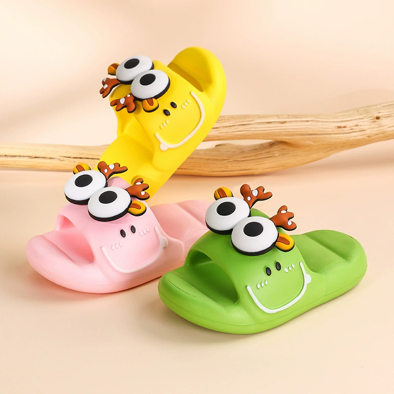 Летние шлепанцы фекалий EVA дети носят мультфильм милые большие глаза пара в ванной комнате дома