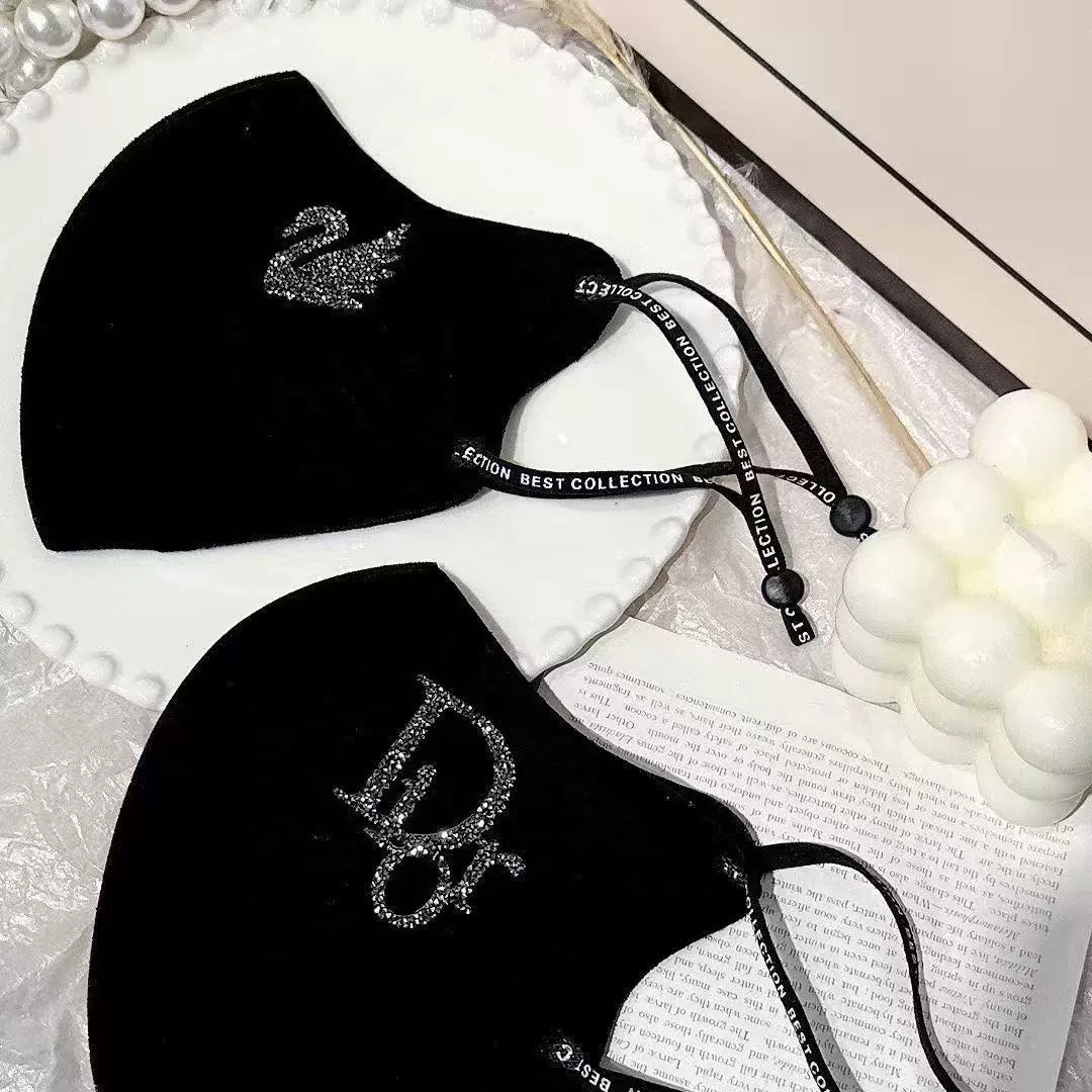 Medical mask, keep warm three dimensional adjustable swan