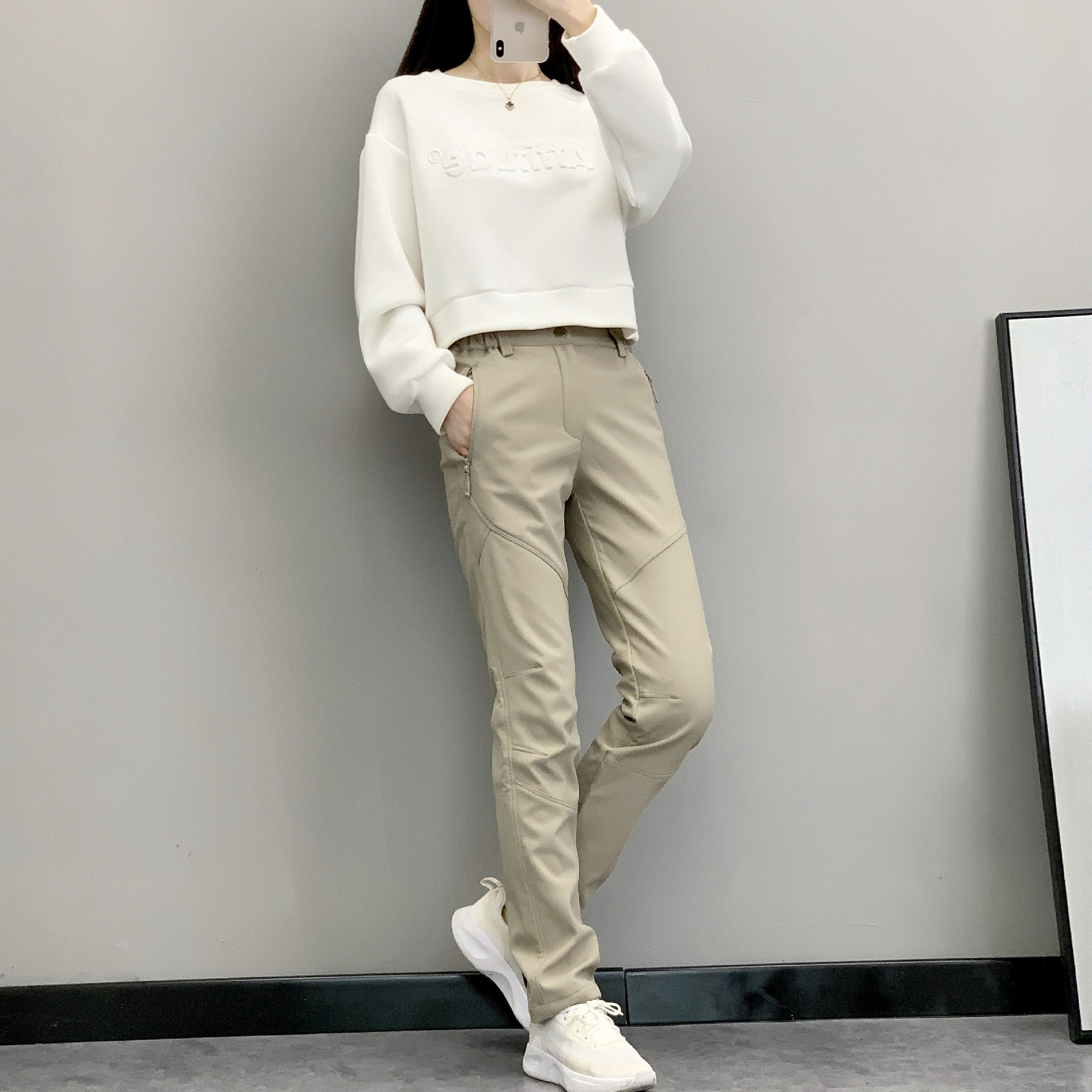 Outdoor Softshell Pants for Men and Women, Autumn and Winter Windproof Waterproof Fleece-Lined Thermal Sports Pants, Scratch-Resistant Wear-Resistant Casual Cargo Pants