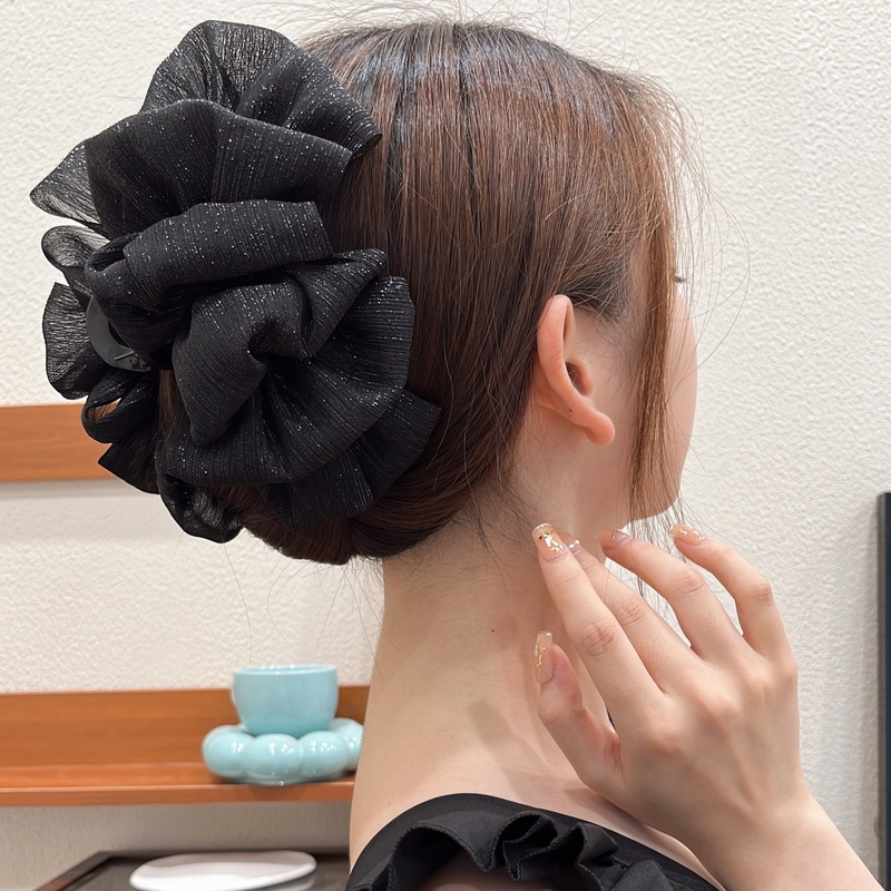 韓国の優雅な黒色の大きい蝶結びの髪飾りの女性の後頭部は大きいサイズの高級な夏のサメをつかんで1を挟みます。|undefined
